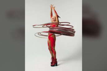 Grace Good spinning hula hoops