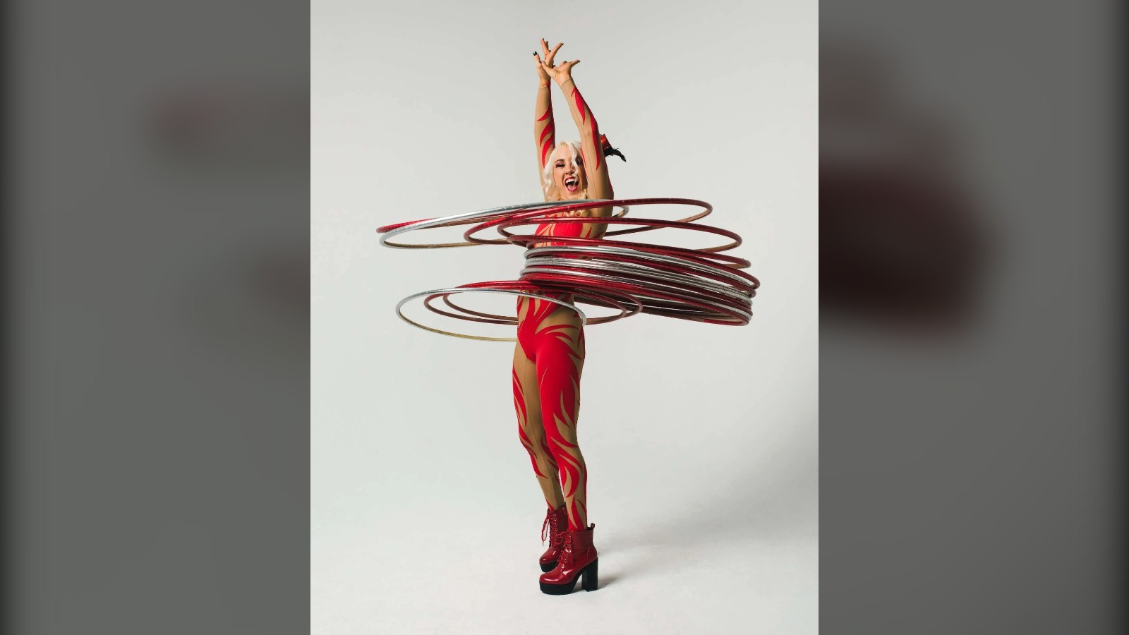 Grace Good spinning hula hoops